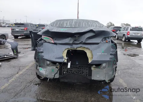 2023 Tesla Model Y из США, поврежденный, VIN 7SAYGAEEXPF685356